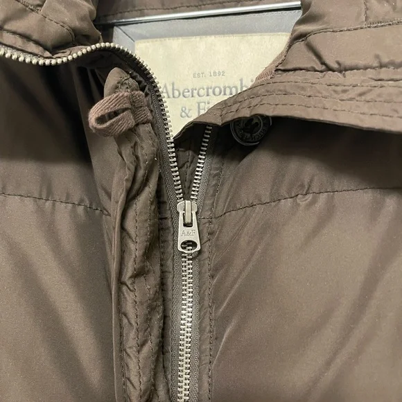 Abercrombie & Fitch puffer jacket 🫎 - Picture 4 of 6